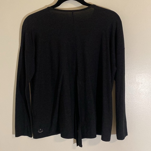 Beyond Yoga Black Draw The Line Pullover Women's Size Small - Picture 4 of 9